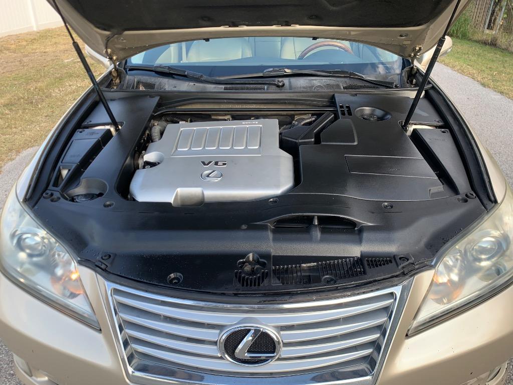 2010 Lexus ES - $5,400