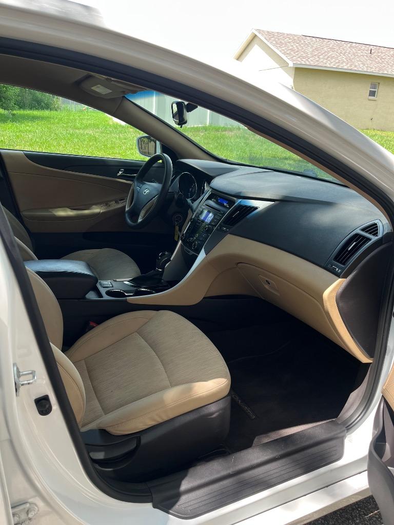 2013 Hyundai Sonata - $4,700