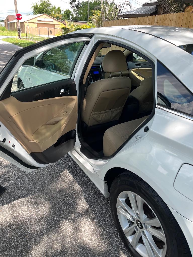2013 Hyundai Sonata - $4,700