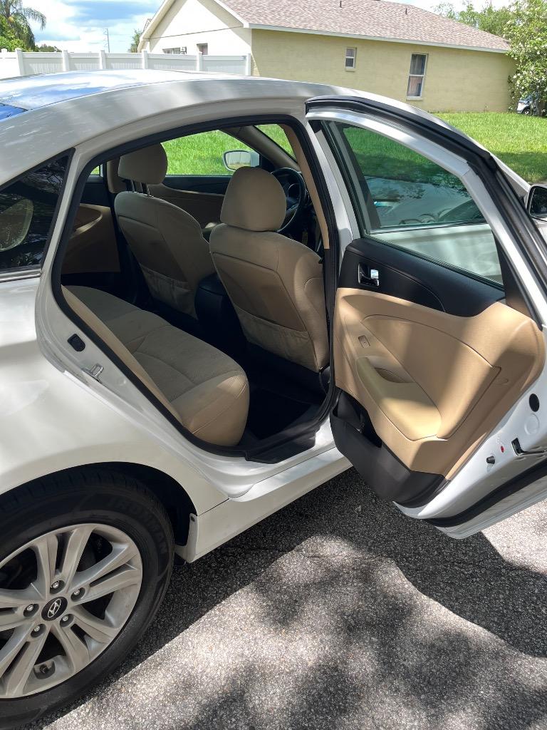 2013 Hyundai Sonata - $4,700