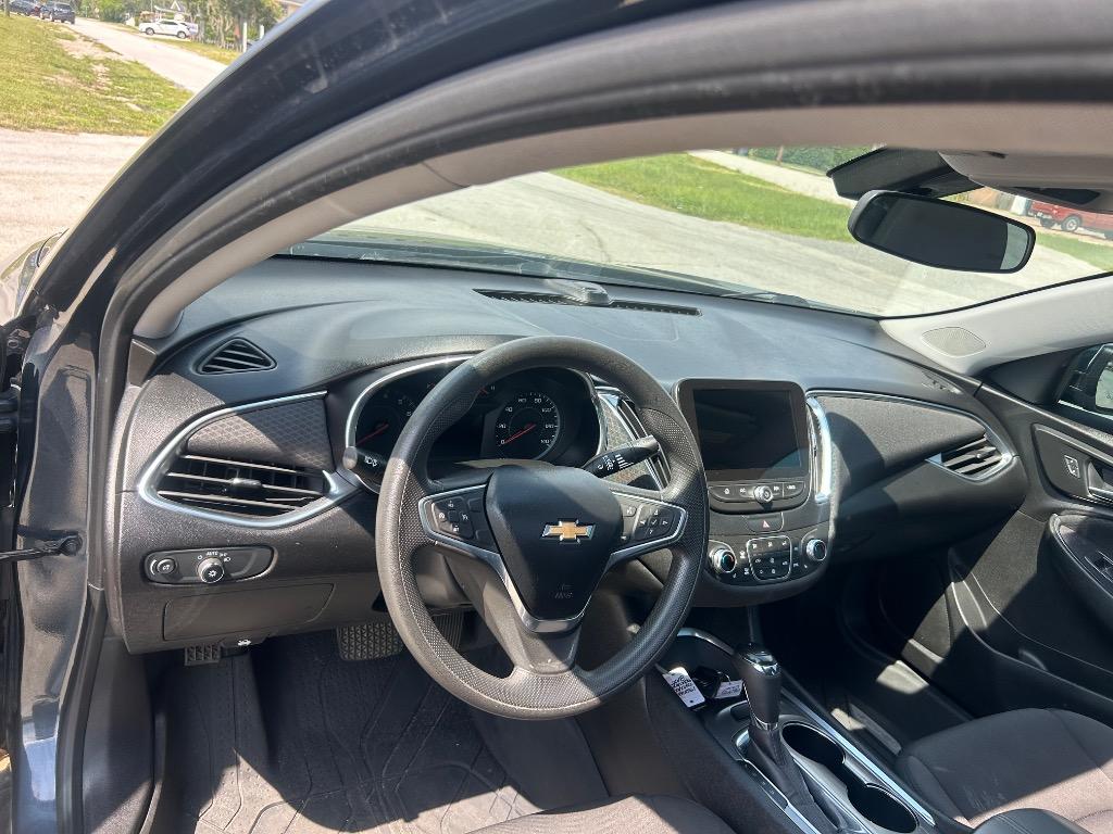 2019 Chevrolet Malibu - $11,300
