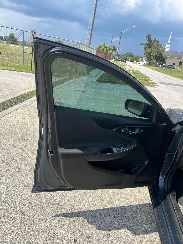 2019 Chevrolet Malibu - $11,300