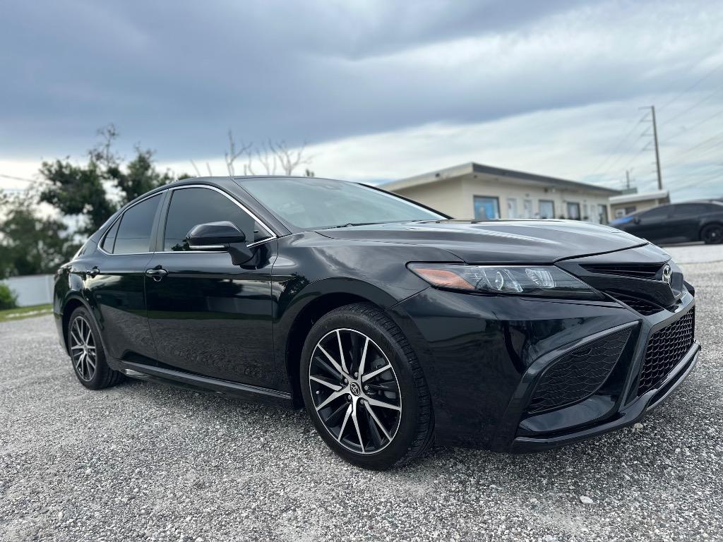2023 Toyota Camry - $18,900