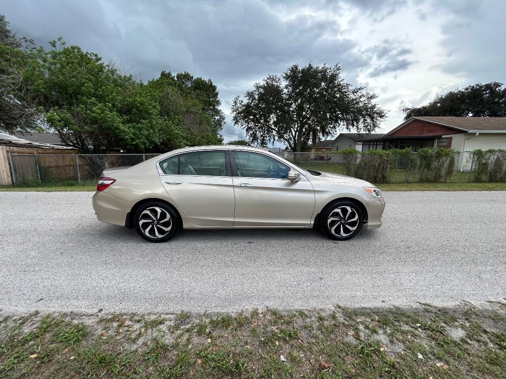 2016 Honda Accord - $10,600