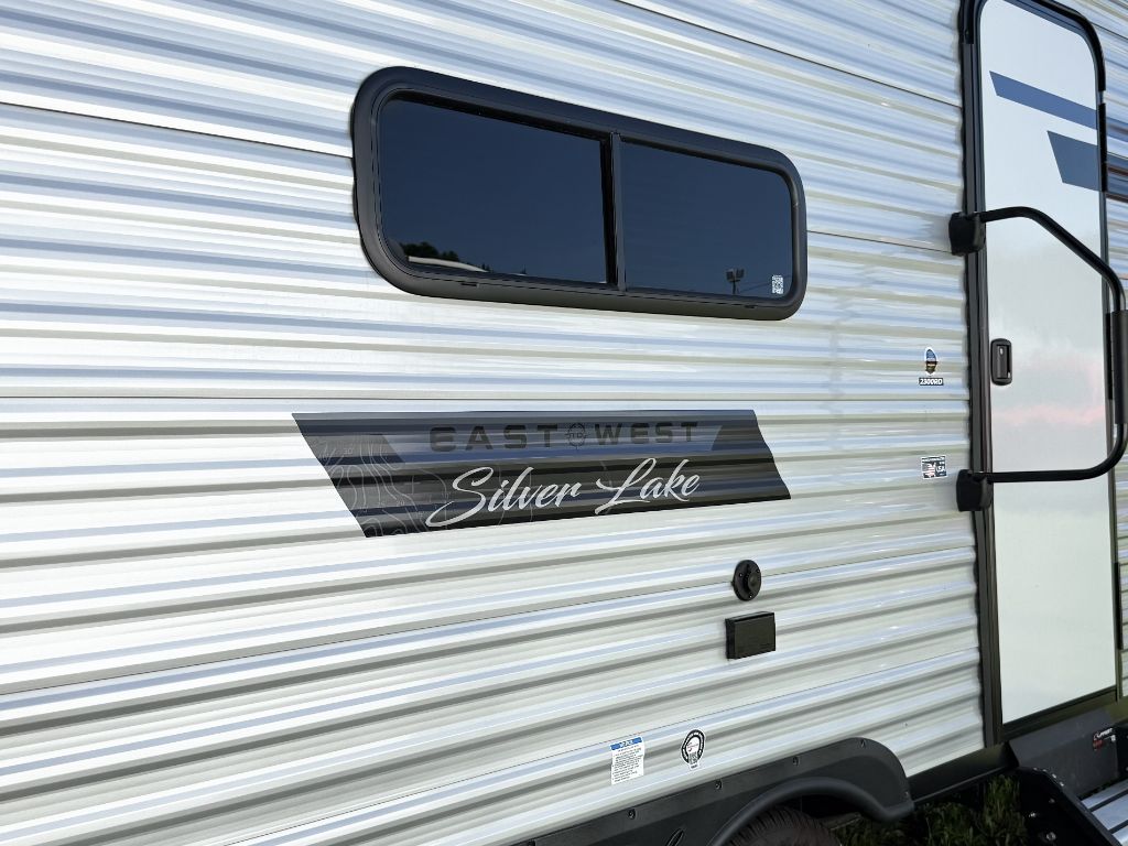 2024 Forest River Surveyor Legend - $17,995