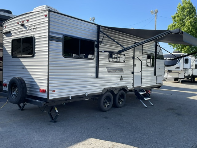 2024 Forest River Surveyor Legend - $17,995