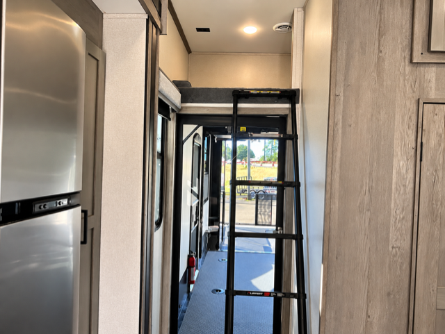 2021 Keystone Keystone - $59,995