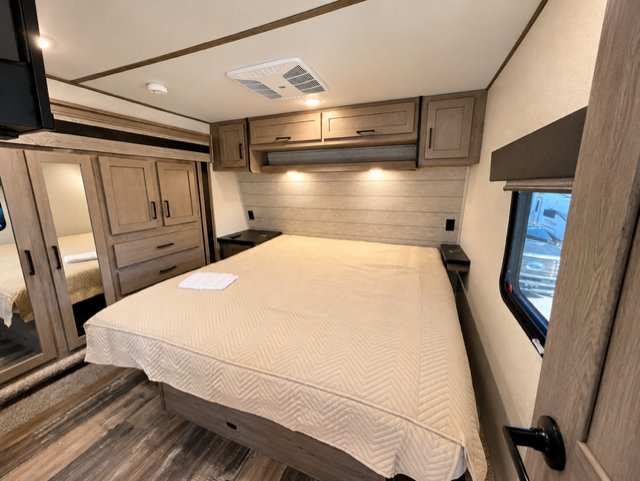 2021 Keystone Keystone - $59,995