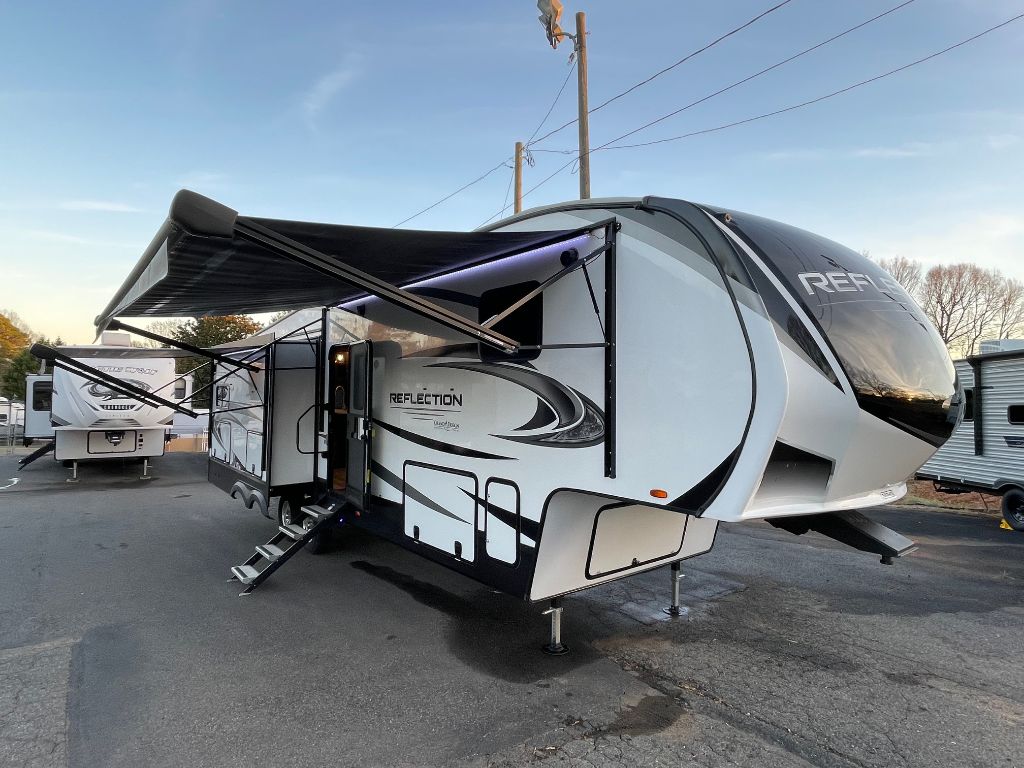 2022 Grand Design Recreational Reflection - $36,995
