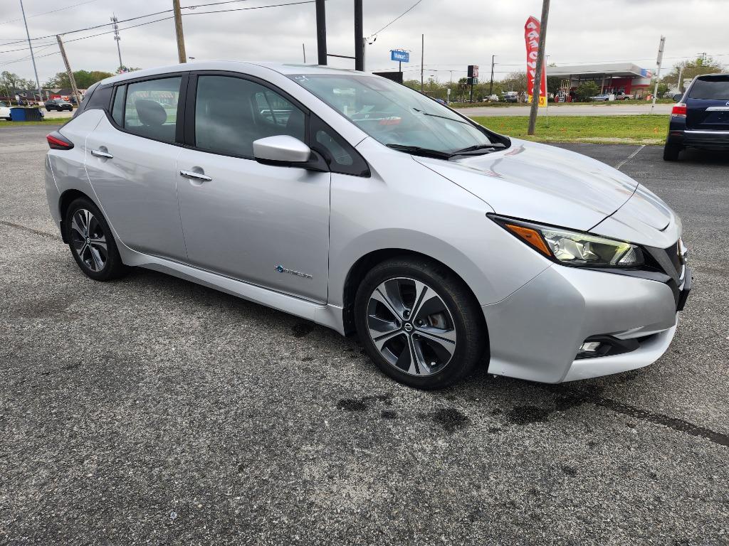 2018 Nissan LEAF SV photo