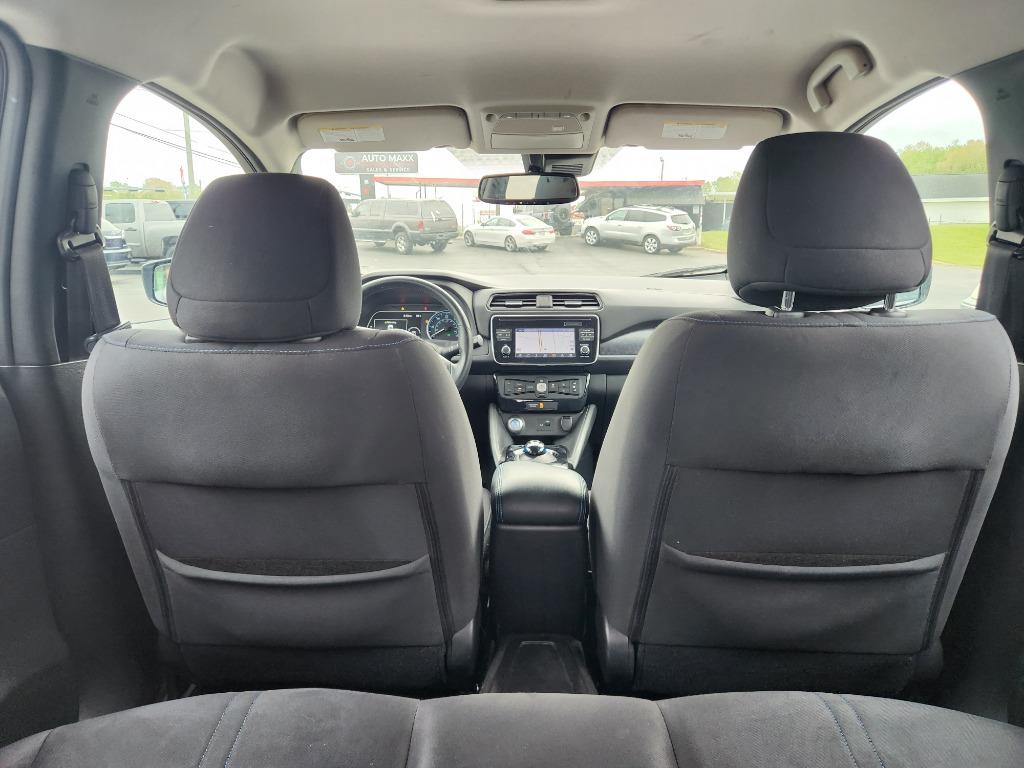 2018 Nissan LEAF SV photo