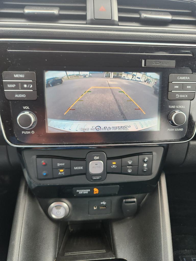 2018 Nissan LEAF SV photo