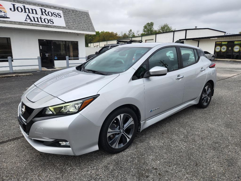 2018 Nissan LEAF SV photo