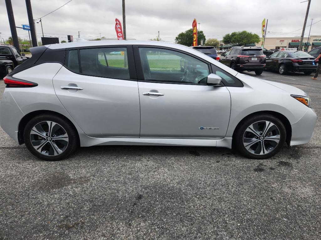 2018 Nissan LEAF SV photo