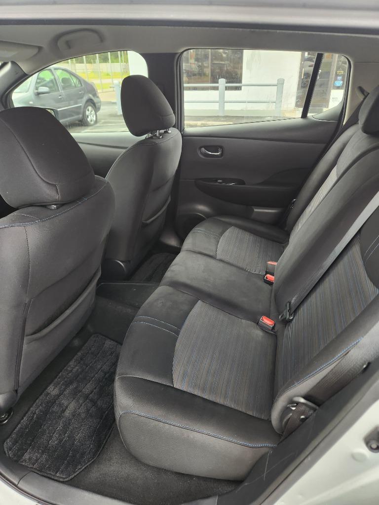 2018 Nissan LEAF SV photo