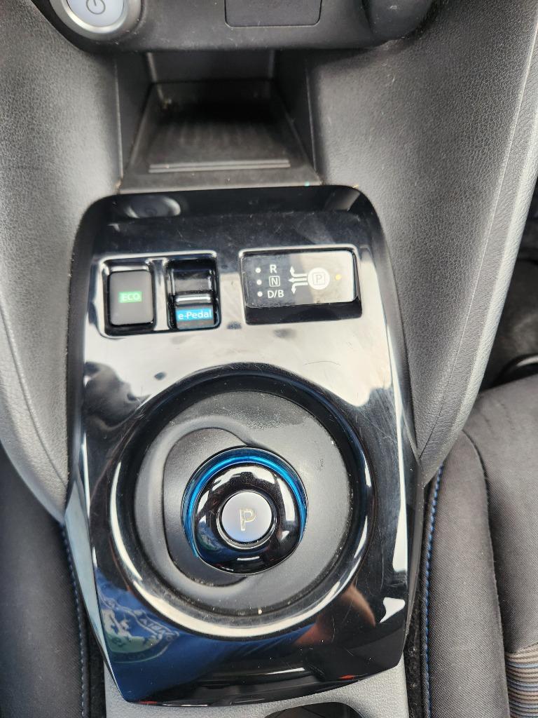 2018 Nissan LEAF SV photo