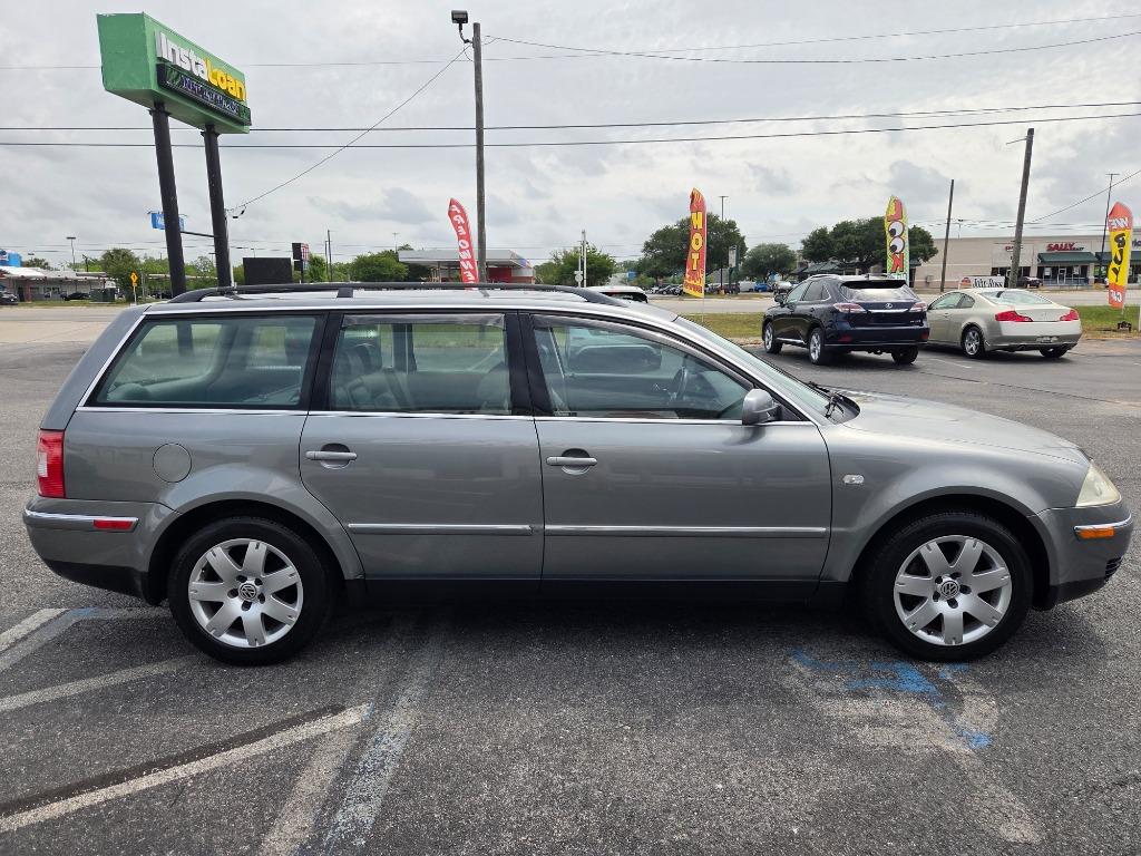 2003 Volkswagen Passat GLX photo