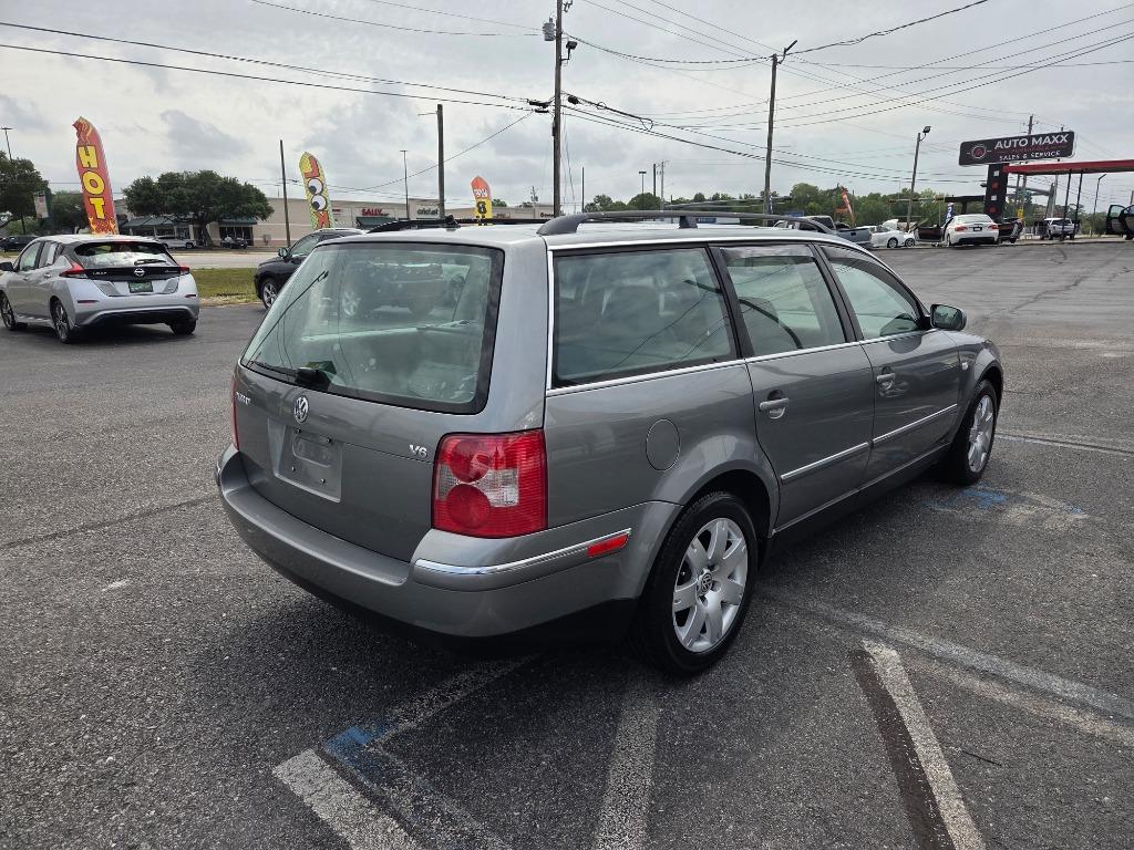 2003 Volkswagen Passat GLX photo