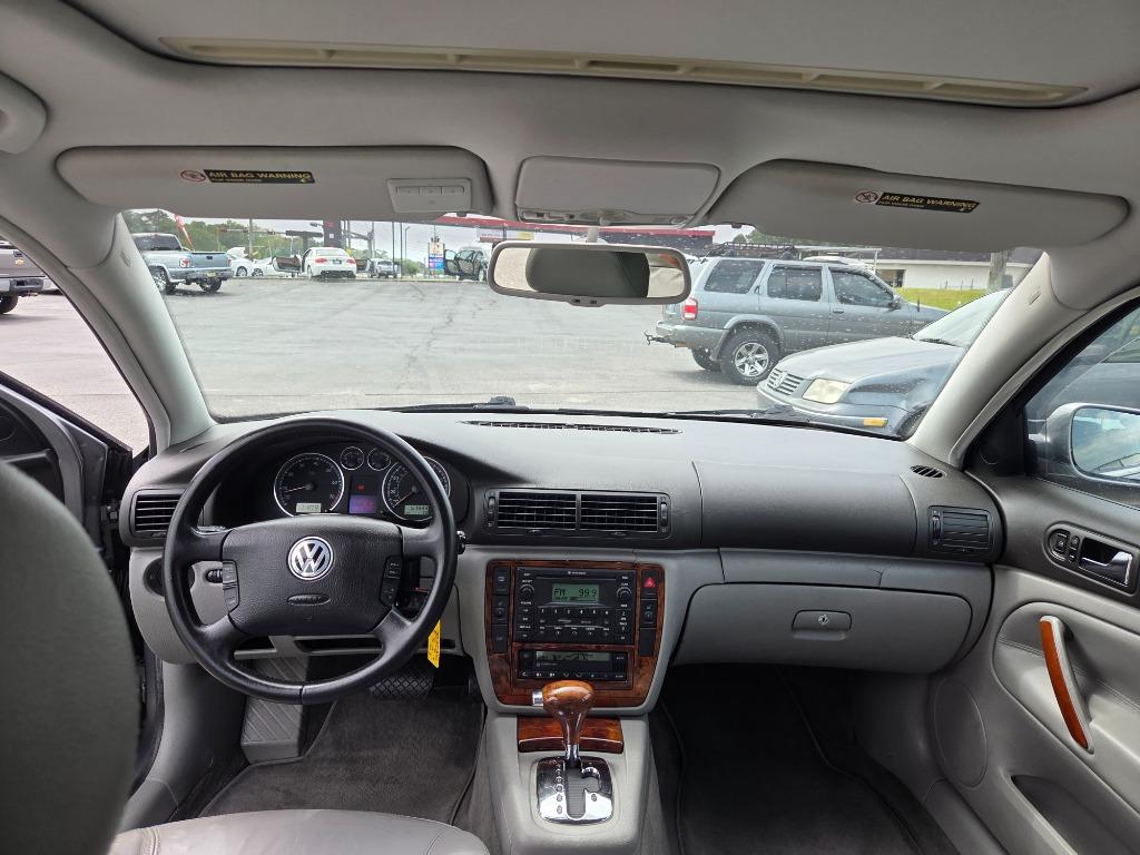 2003 Volkswagen Passat GLX photo