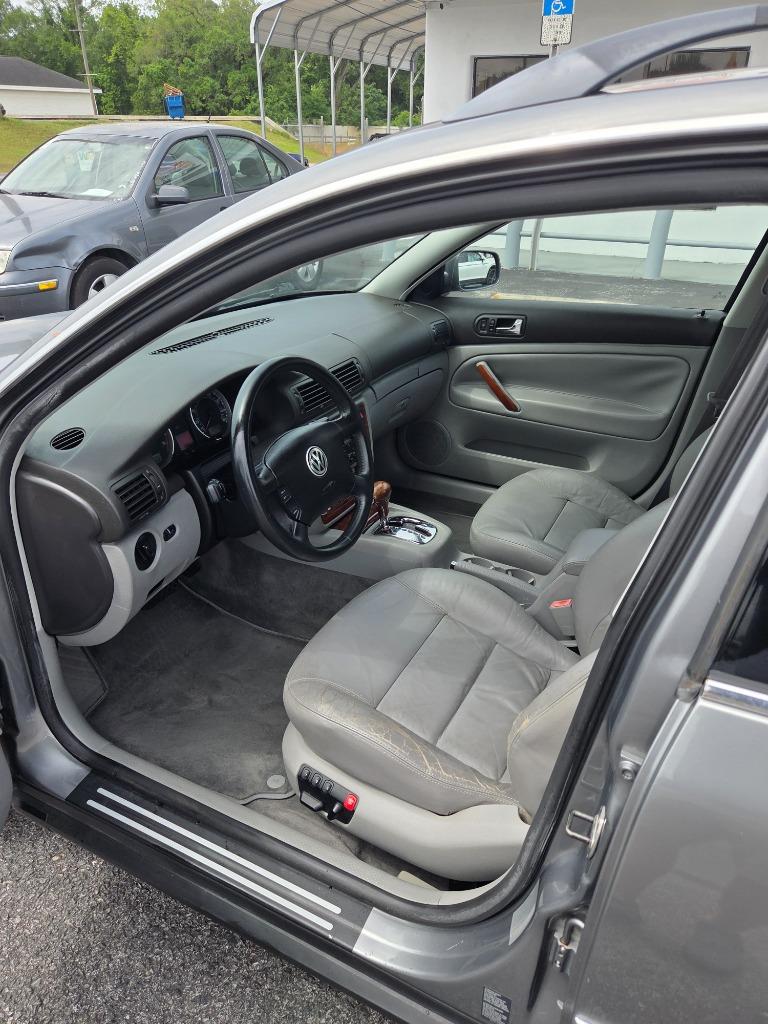 2003 Volkswagen Passat GLX photo