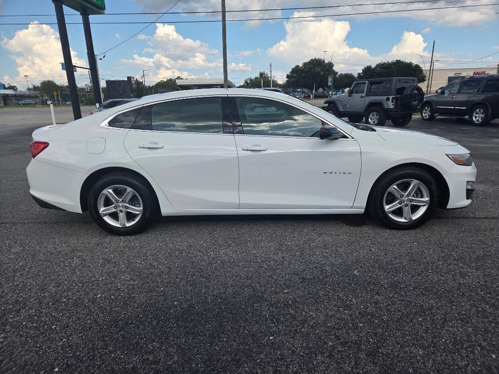 2023 Chevrolet Malibu - $15,995