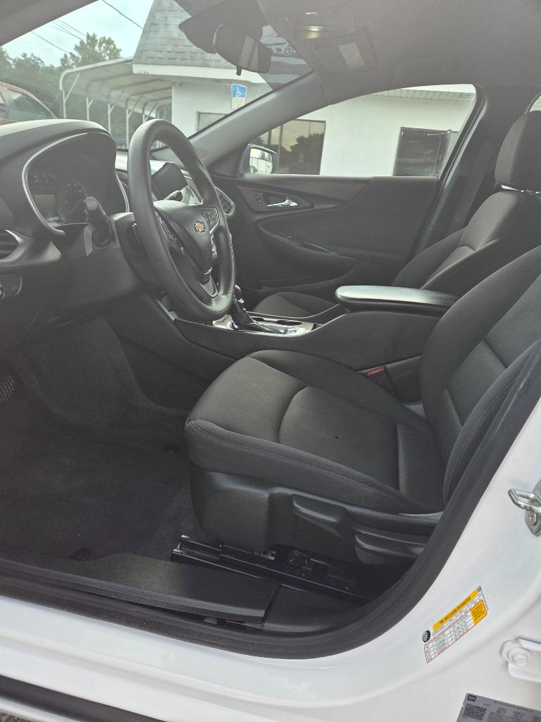 2023 Chevrolet Malibu - $15,995