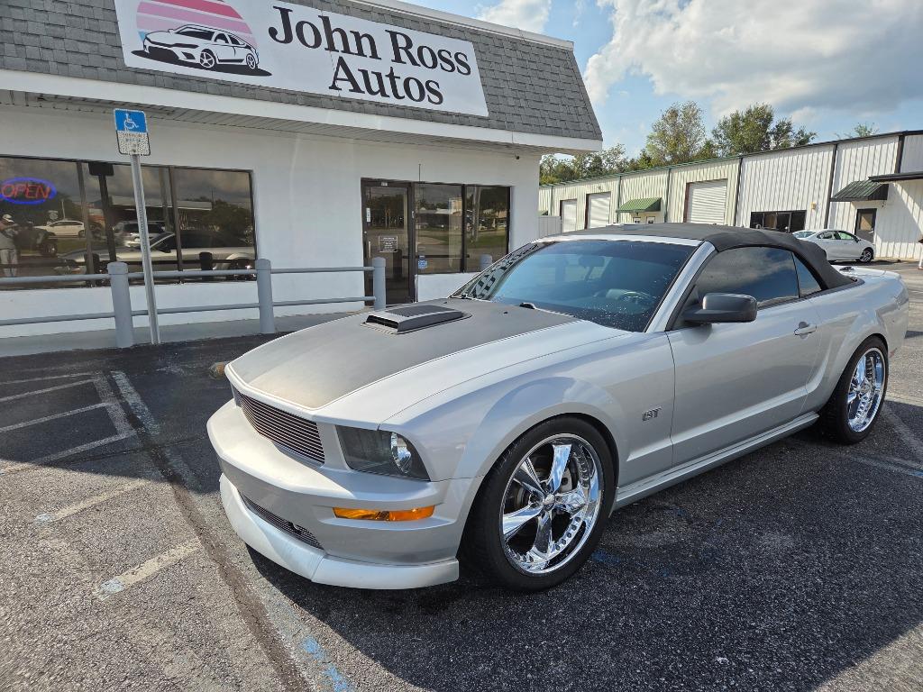 2006 Ford Mustang - $16,995