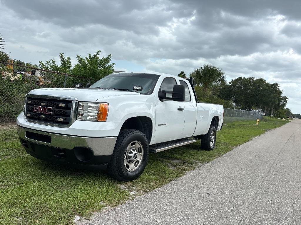 2013 GMC Sierra 2500 - $4,000
