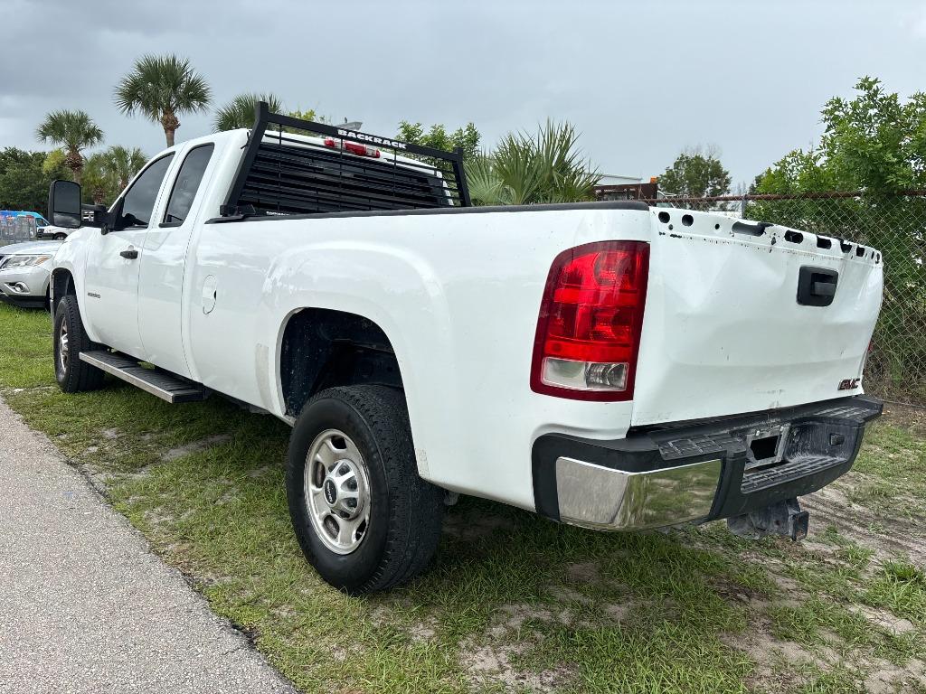 2013 GMC Sierra 2500 - $4,000