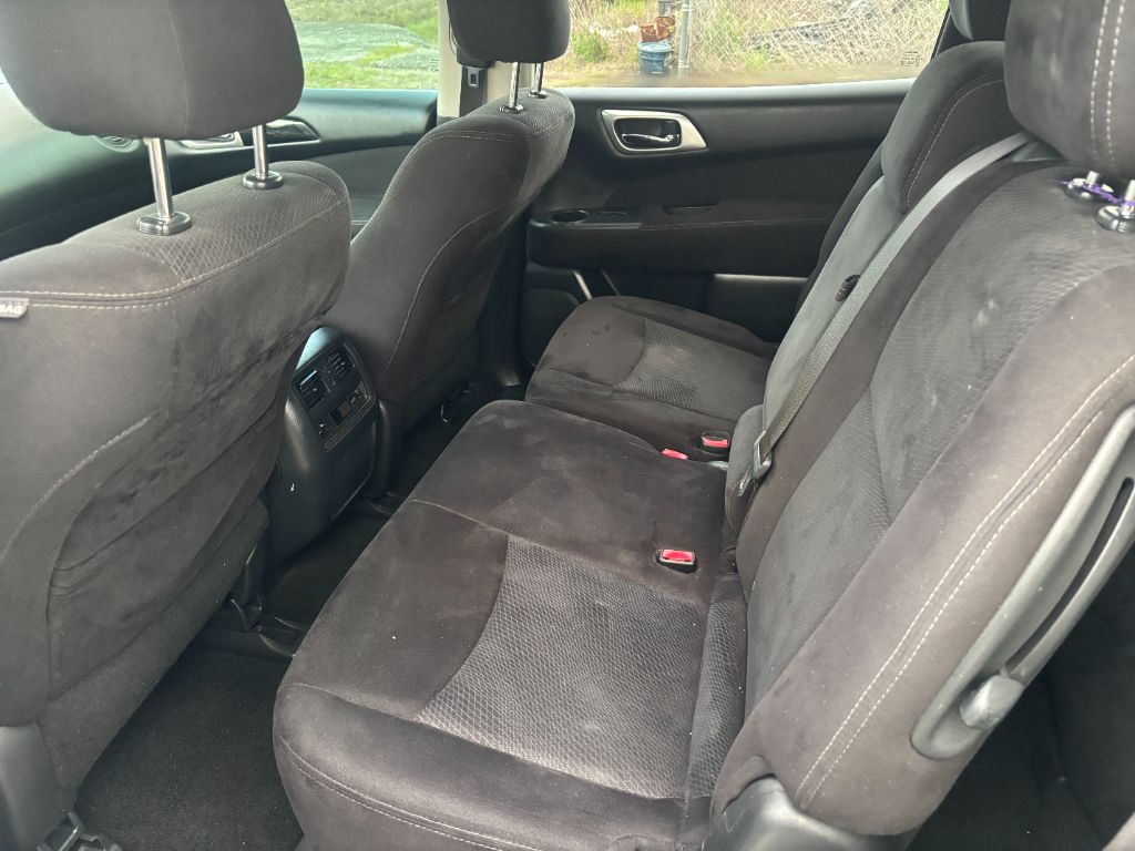 2014 Nissan Pathfinder - $3,500