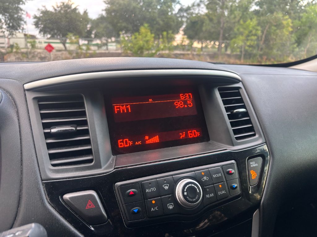 2014 Nissan Pathfinder - $3,500