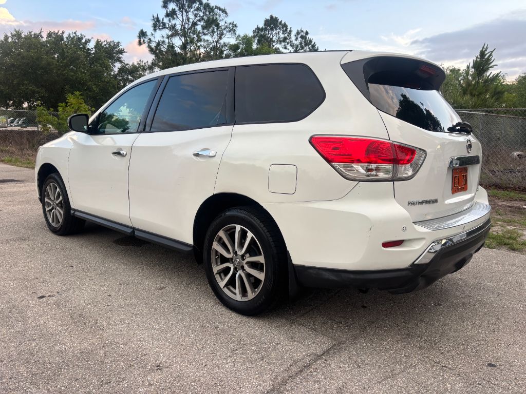 2014 Nissan Pathfinder - $3,500