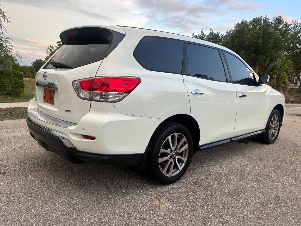 2014 Nissan Pathfinder - $3,500