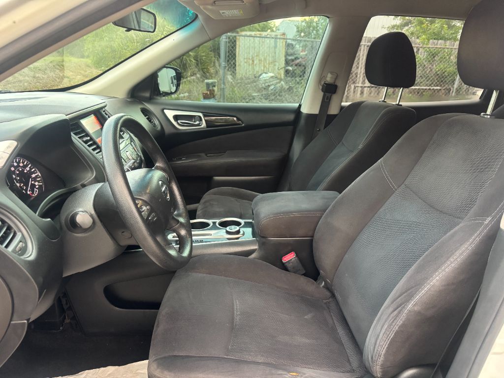 2014 Nissan Pathfinder - $3,500