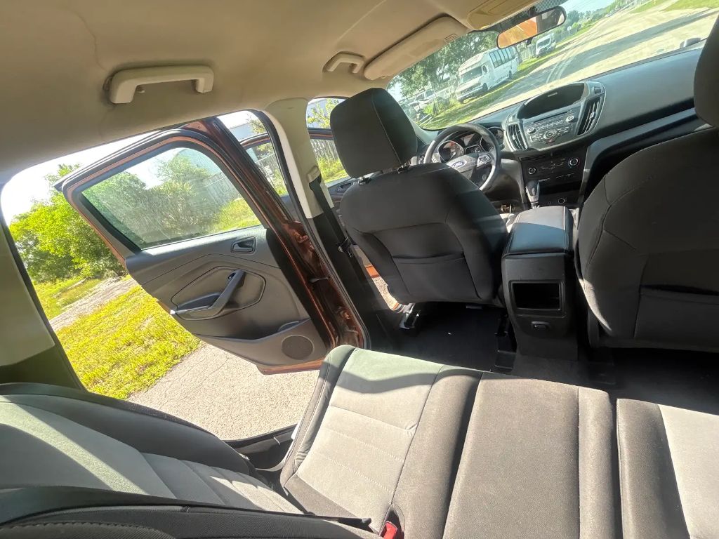 2017 Ford Escape - $11,200