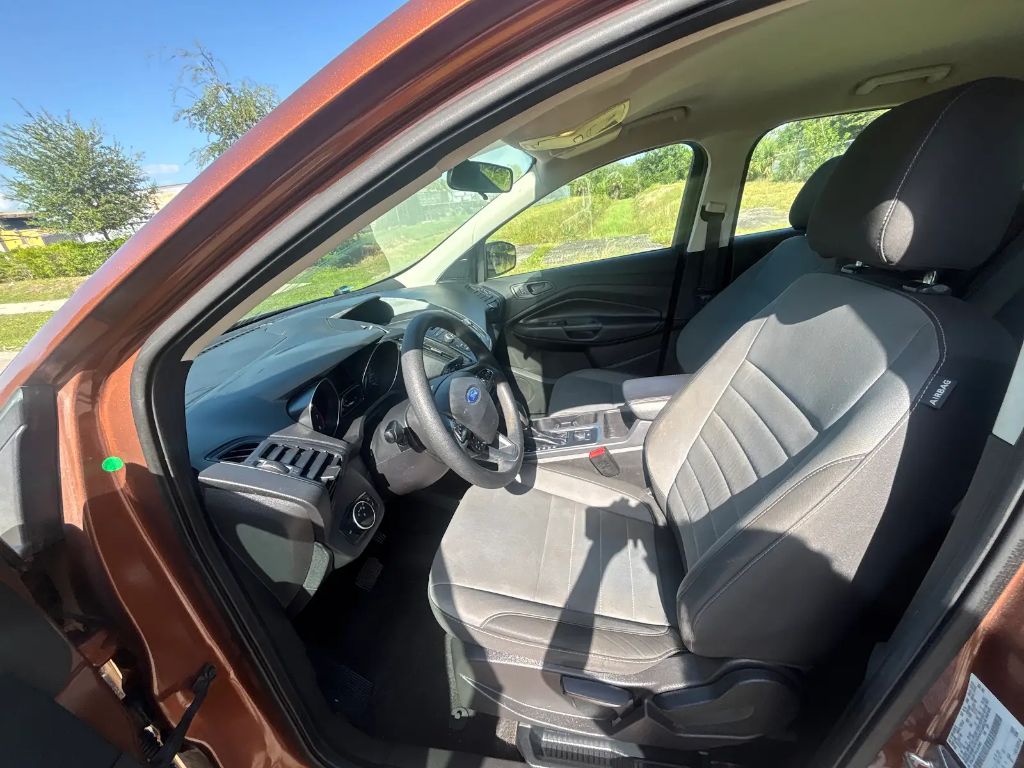 2017 Ford Escape - $11,200