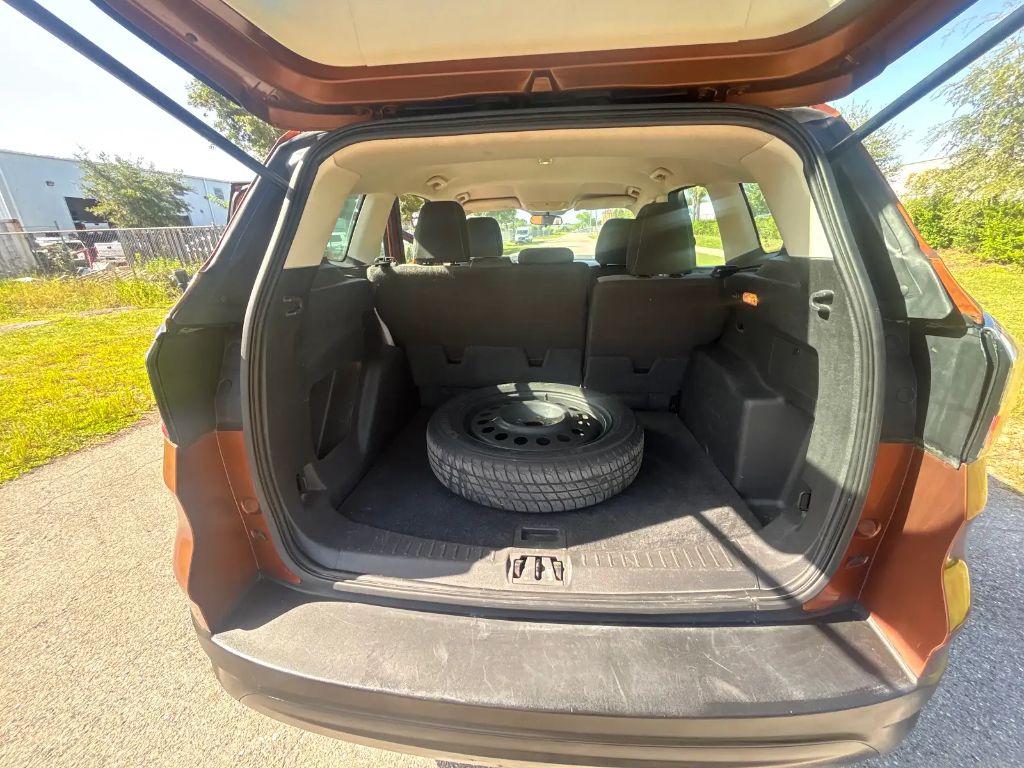 2017 Ford Escape - $11,200