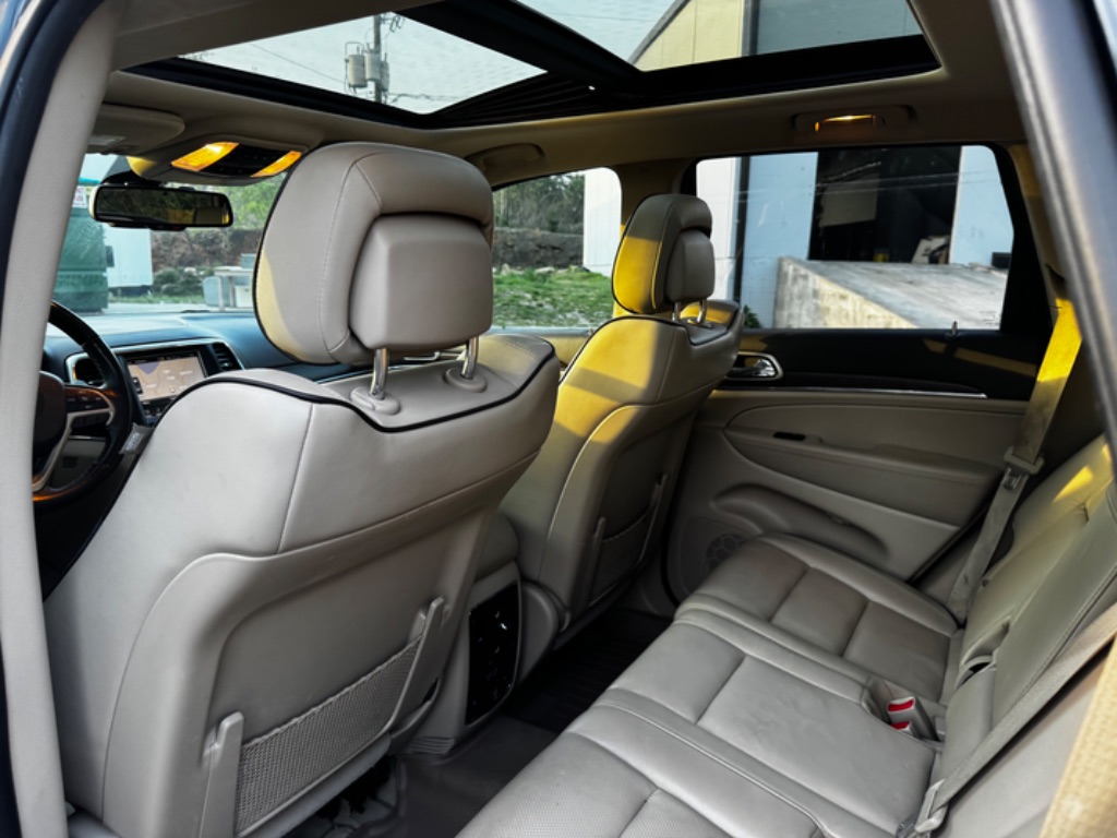 2014 Jeep Grand Cherokee Overland photo