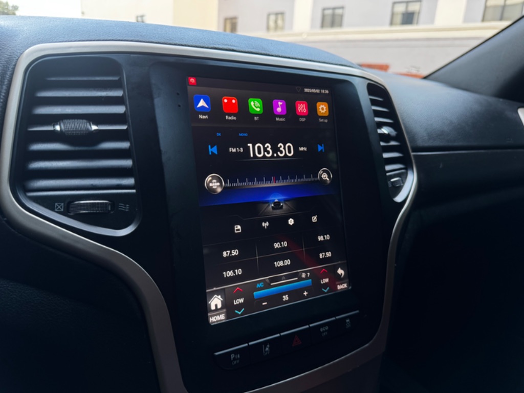 2015 Jeep Grand Cherokee Laredo photo