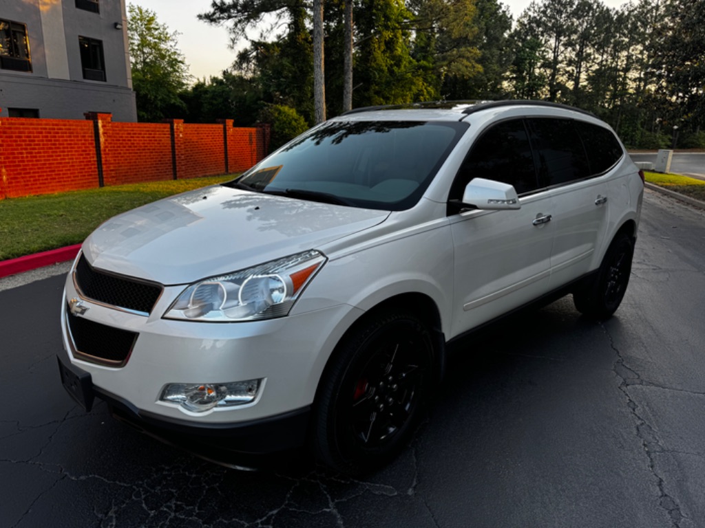 2011 Chevrolet Traverse LT photo