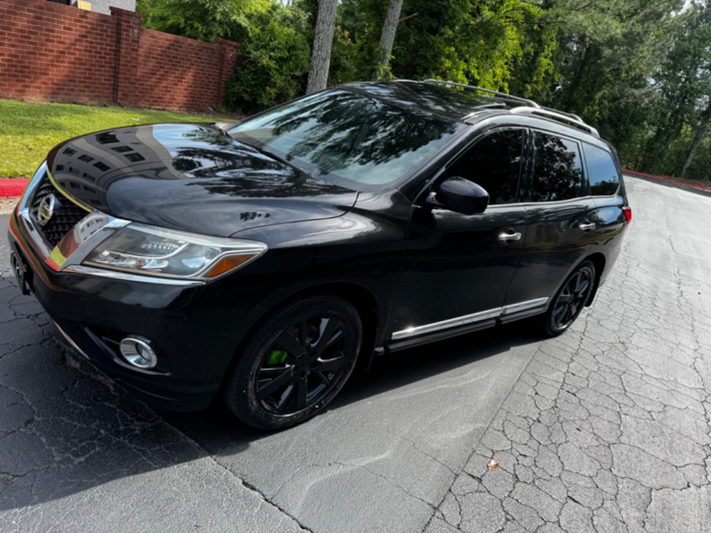 2015 Nissan Pathfinder Platinum photo