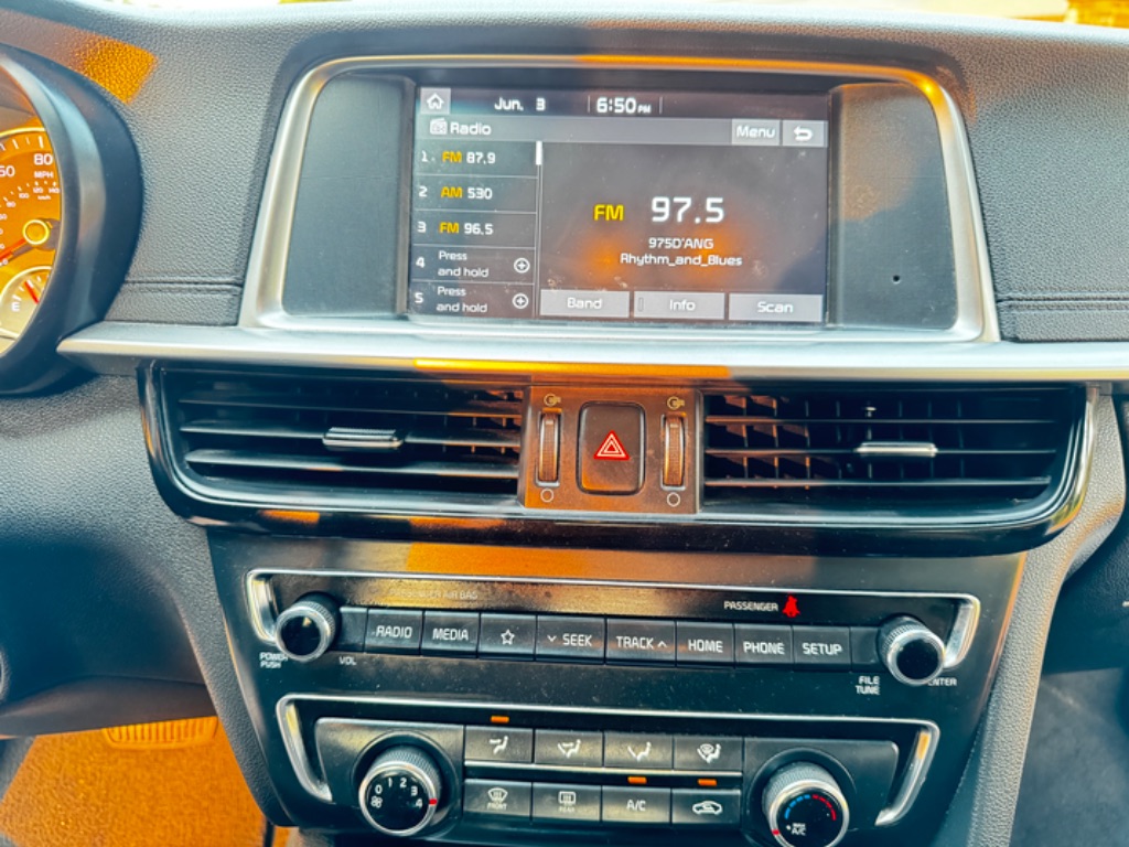 2019 Kia Optima LX photo