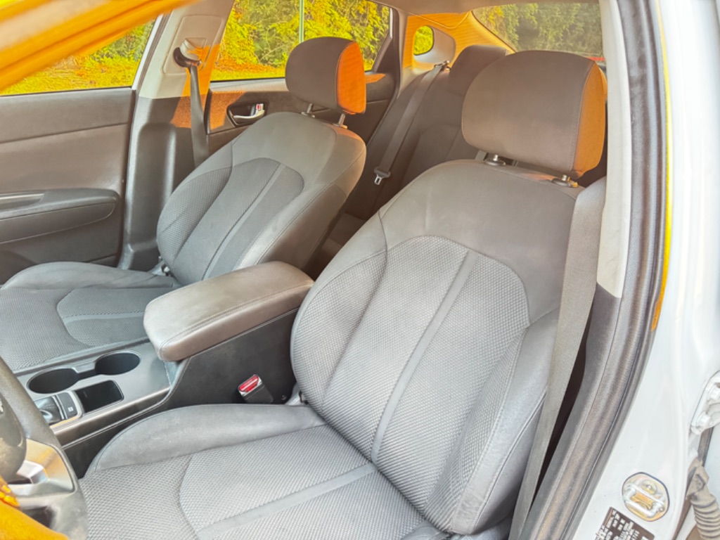 2019 Kia Optima LX photo