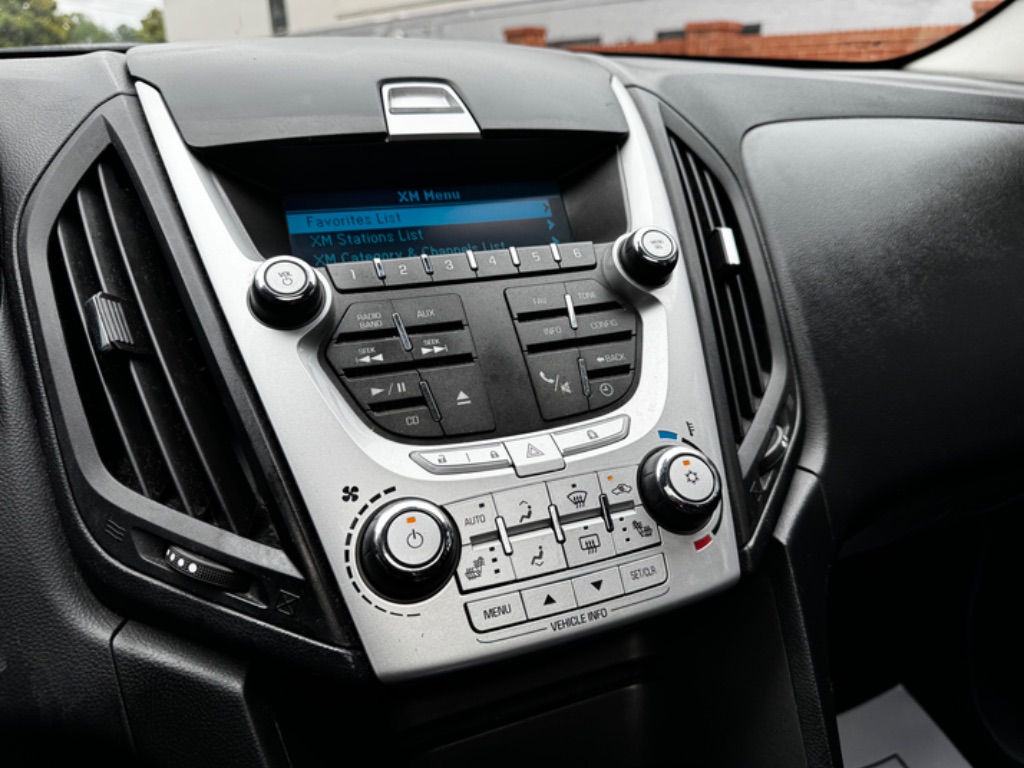2011 Chevrolet Equinox LT photo