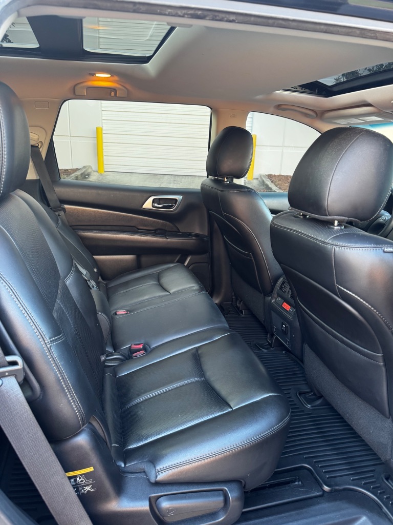 2015 Nissan Pathfinder - $8,900