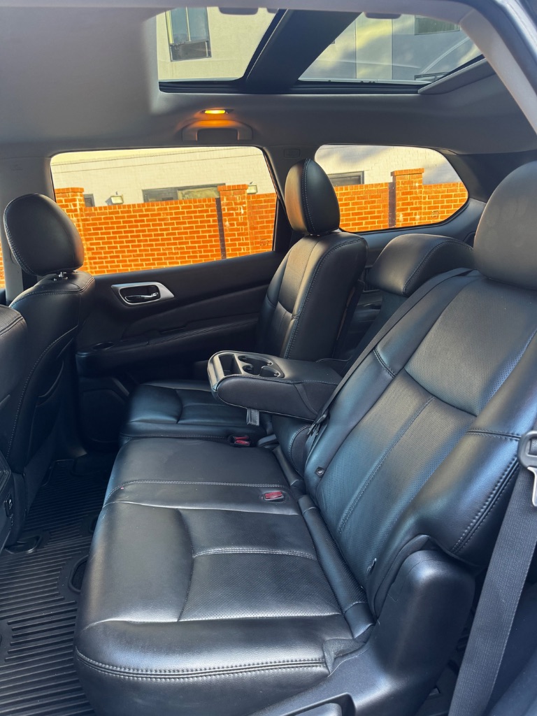 2015 Nissan Pathfinder - $8,900