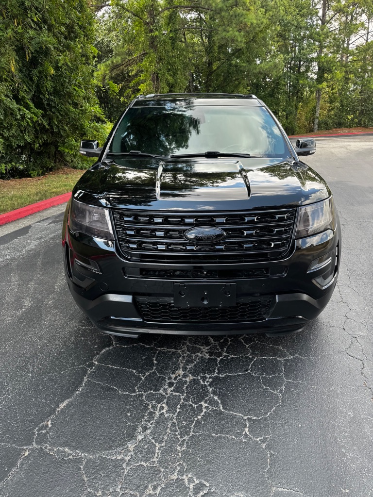 2017 Ford Explorer - $9,900