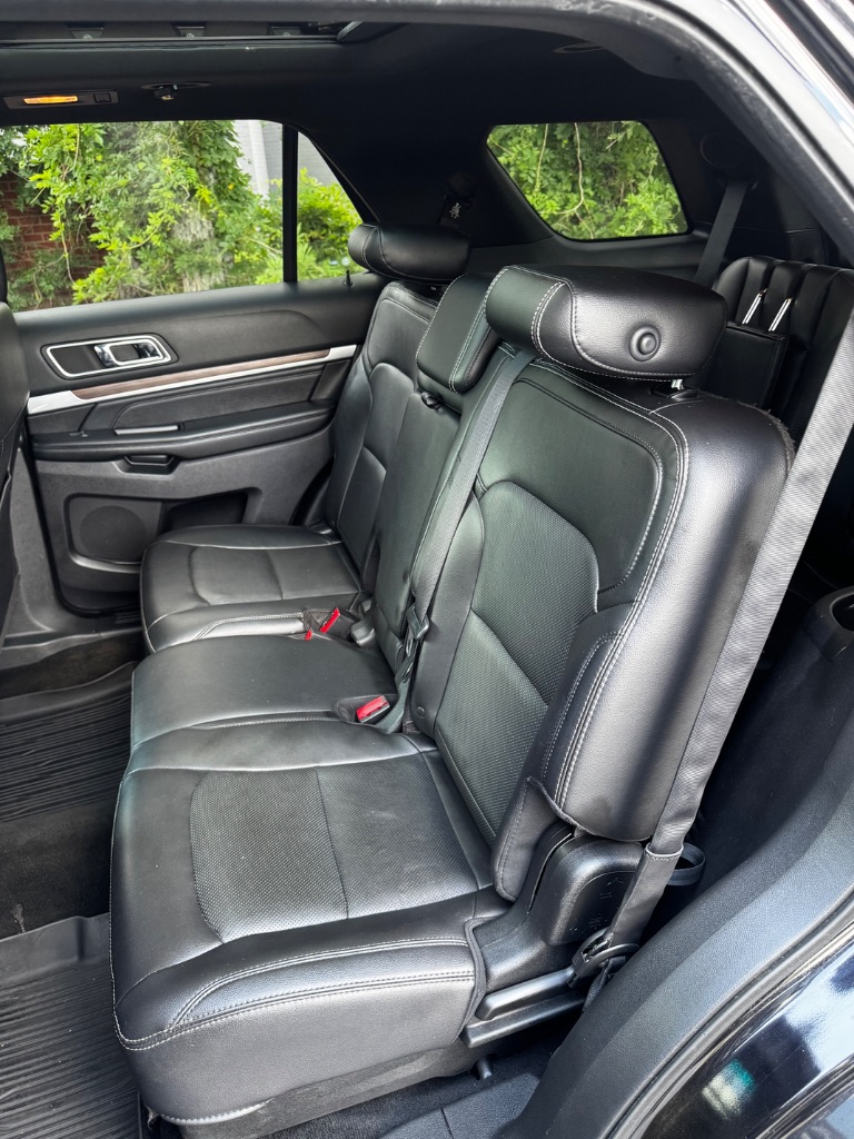 2017 Ford Explorer - $9,900