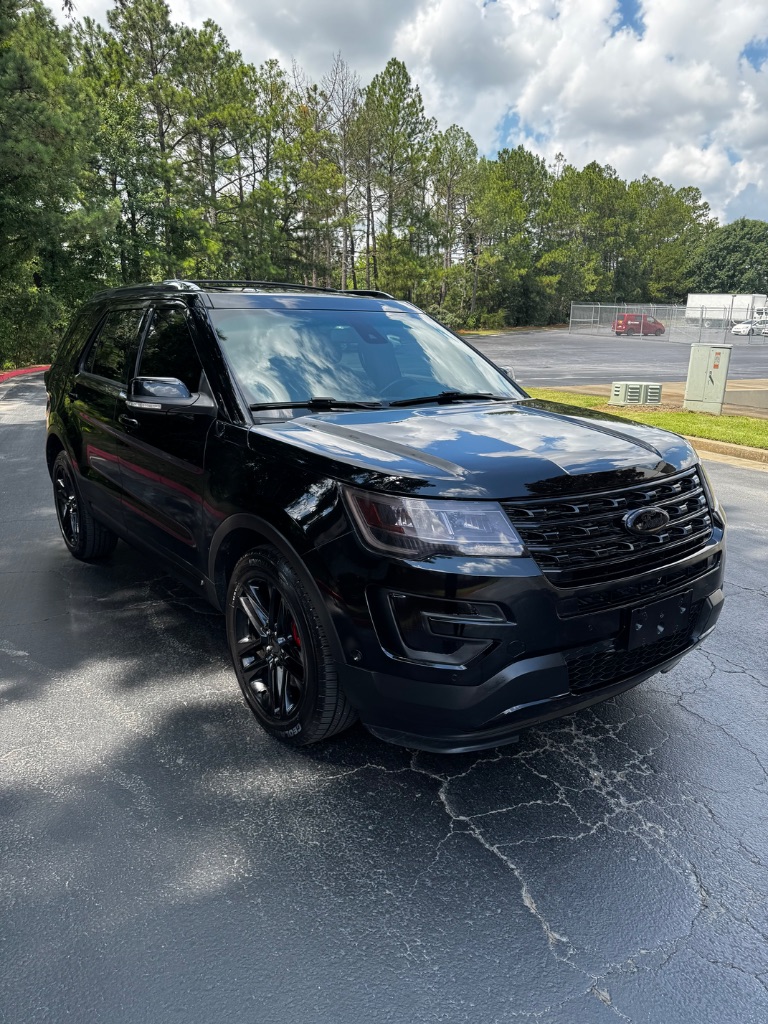 2017 Ford Explorer - $9,900