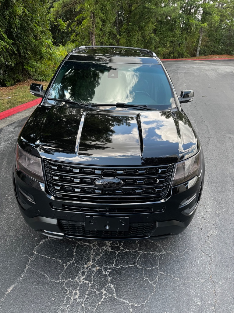 2017 Ford Explorer - $9,900